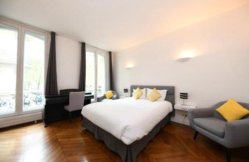 Faubourg-du-Roule Cama Y Desayuno | Paris Square