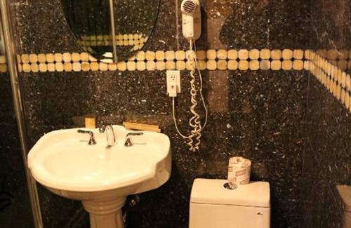 Queens Hotel | Paris Suites Hotel