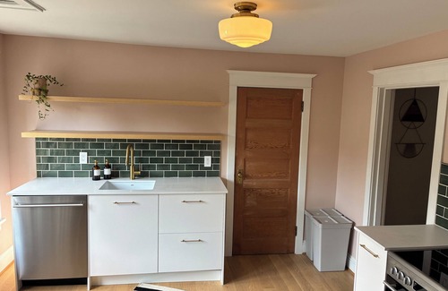 Irvington Apartamento | Parisian 1-bedroom apartment in the heart of NE Portland/ Historic Irvington