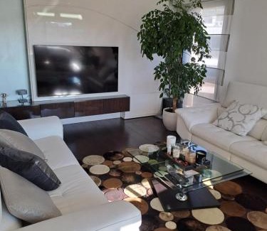 Neuilly-sur-Seine Casa | Parisian Sparkle Retreat, 150m from American Hospital