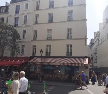 Saint-Gervais Apartamento | ParisInteriorsRentals - Beautiful Le Marais NOTRE DAME Appartement