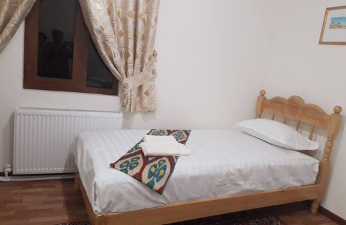 Bukhara Cama Y Desayuno | Parivash B&B -Triple twin room 2
