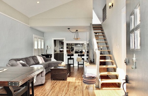Belmont Shore Casa | Park Avenue Beach Paradise – Chic & Secluded 4 BDR
