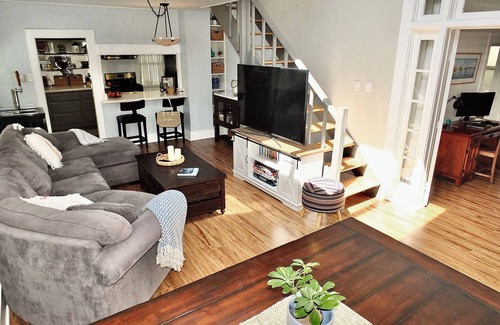 Belmont Shore Casa | Park Avenue Beach Paradise – Chic & Secluded 4 BDR