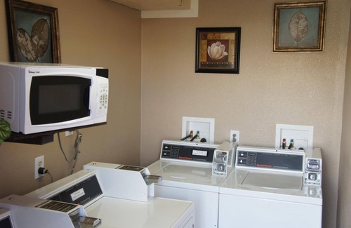 Victorville Hotel | Park Avenue Inn and Suites