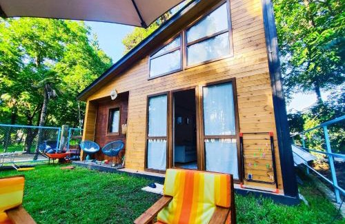 Magnetiti Casa | Park & Beach House in Ureki Magnetiti