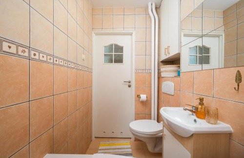 Brodno Apartamento | Park Bródnowski Charming Studio by BookingHost