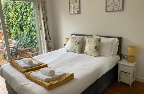 Northampton Apartamento | Park Cottage - Cosy 1 bedroom