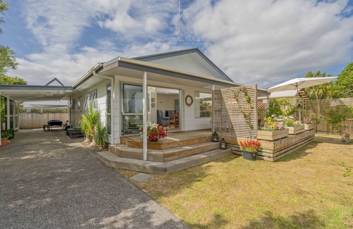 Whangamata Cabaña | Park Drive - Whangamata Holiday Home