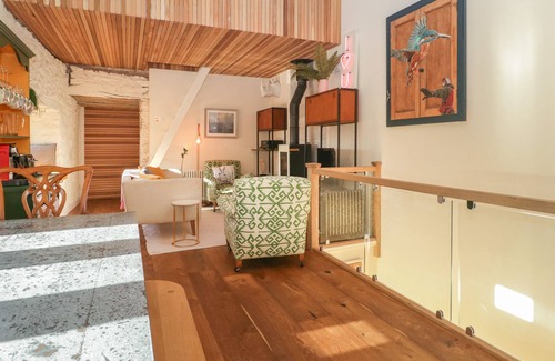 East Horrington Otro | PARK FARM BARN, pet friendly, with open fire in Shepton Mallet