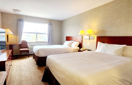 Red Deer Hotel | Park Hill Inn & Suites