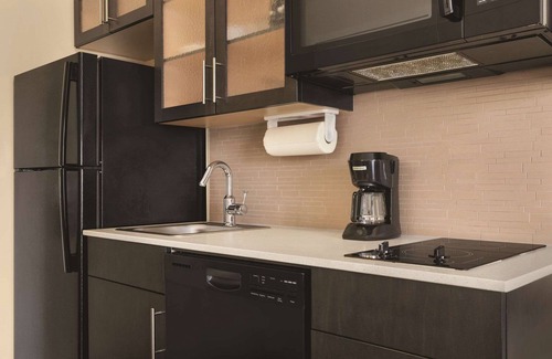 Calgary Hotel | Park Inn by Radisson, Calgary Airport North, AB