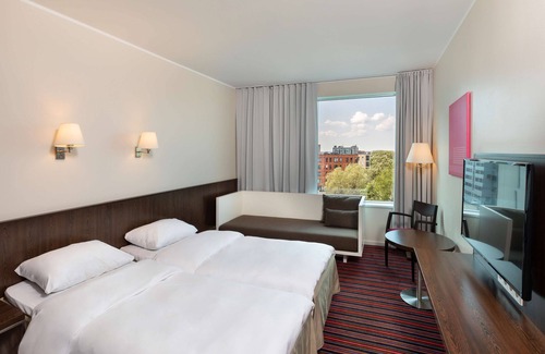 Kesklinn Hotel | Park Inn by Radisson Meriton Conference & Spa Hotel Tallinn