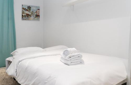 City Centre Apartamento | Park Krakowski Homely Studio with Garden