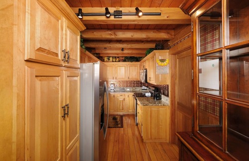 Wears Valley Cabina | Park Paradise: Your Smoky Mountain Sanctuary is Calling!