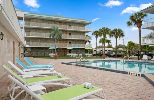 Historic Downtown Kissimmee Condominio | Park Royal Homestay Orlando Studio Unit Saturday Check-In