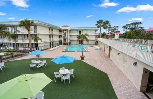 Historic Downtown Kissimmee Condominio | Park Royal Homestay Orlando Studio Unit Saturday Check-In