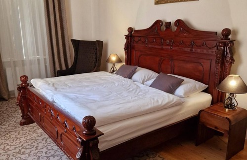 Burgau Cama Y Desayuno | Park Suite, garden side - Palais Kneissl