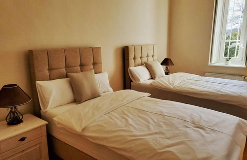 Burgau Cama Y Desayuno | Park Suite, garden side - Palais Kneissl