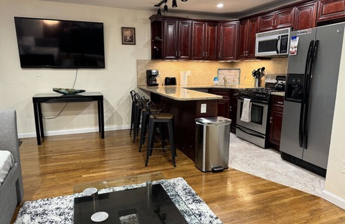 Union City Apartamento | Park View - Apt 1 - 3 Bedroom - 15 Mins to NY