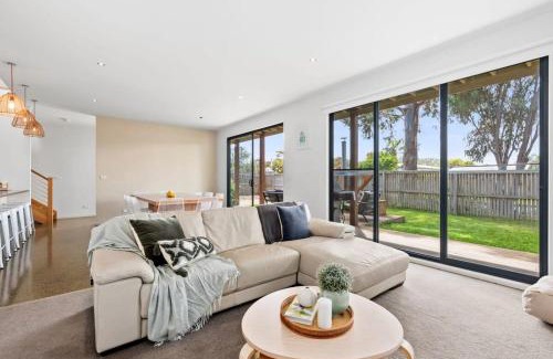 Barwon Heads Casa | Park View Coastal Oasis Barwon Heads Pet friendly