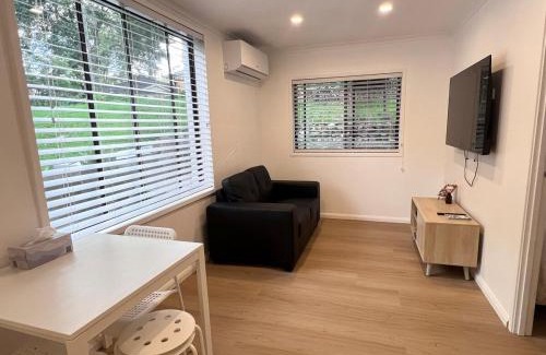 Central Coast Apartamento | Park View Guest suite A