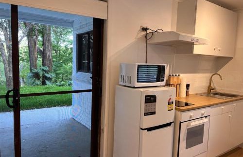 Central Coast Apartamento | Park View Guest suite A