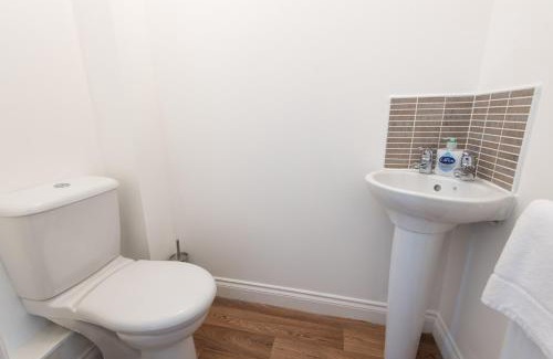 Billingham Apartamento | Park View - Stunning 2 bedroom house, both en-suite, 2 parking