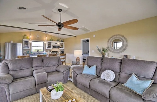 Corolla Casa | "Parked In The Sand"Corolla 4x4 beach house Ocean views/Wild Horses/Pet friendly