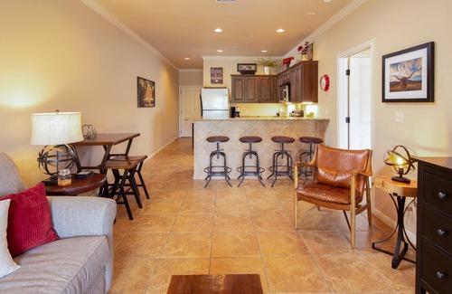 Gruene Condominio | Parker River Haus Vg106 3 Bedroom Condo by RedAwning