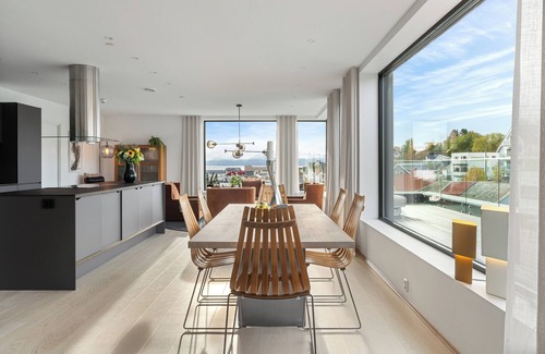Tromso Apartamento | Parkgata 15 Luxury Apartment, 2 bad rooms, 2 bathroom, parking Downtown Tromso