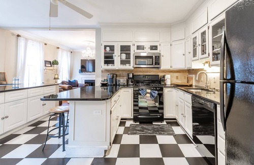 Historic District Casa | Parking at Randall House Across from USNA Gate 1