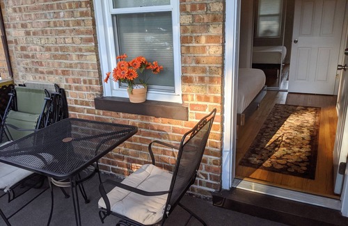 Skokie Condominio | PARKING, BALCONY near NAPA, UNIVERSITIES, RAVINIA, GOLFING & TRAIN to CHICAGO