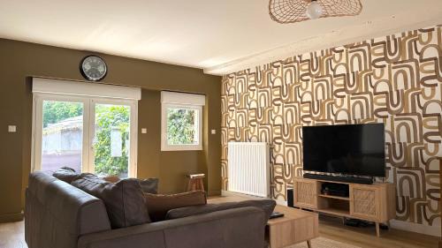 Montmerle-sur-Saone Apartamento | Parking et extérieur à 50m de la Saône