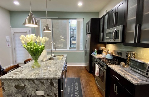 Center City Casa | Parking Roofdeck Hot Tub in Large Home near Convention Center