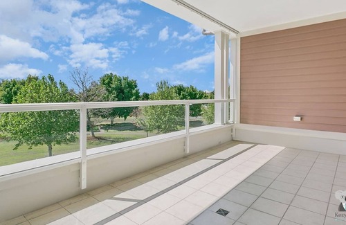 Breakfast Point Apartamento | Parkland View Cosy 2 Bed APT Free Parking Nbp033