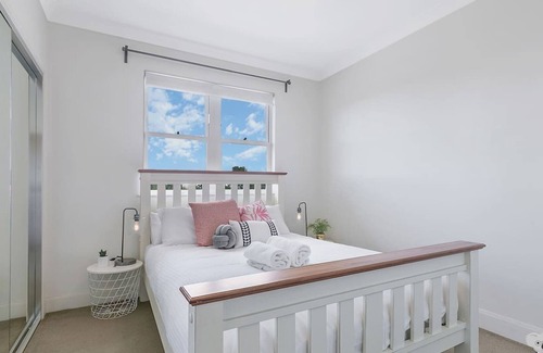 Breakfast Point Apartamento | Parkland View Cosy 2 Bed APT Free Parking Nbp033