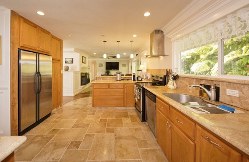Hilo Casa | Parklike 4 bedroom AnthuriumHouse, 3+ acres, peaceful, gated, convenient