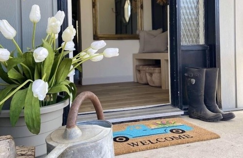 Elora Casa | Parkside Cottage