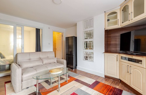 Alperton Apartamento | Parkside Haven, Modern 2-Bed Flat with Ensuites, Free Parking & Self Check-In