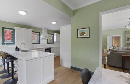 Merivale Casa | Parkside Oasis - Merivale