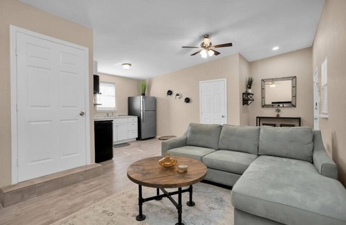 Conroe Casa | Parkway Apartment 2BR · 2-Br Guesthouse on 6 Peaceful Acres