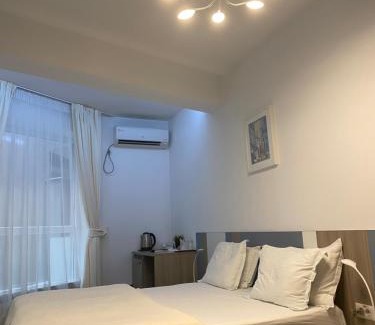 Bucharest Hotel | Parliament Square