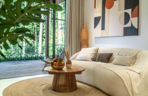 Petulu Villa | Parma by DH - Sun, Style and Comfort - New Villa with Pool in Prime Area