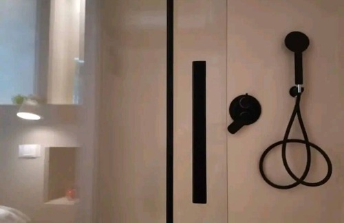 Parma City Centre Apartamento | Parma Express: Apartment Front of Train Station & Parking