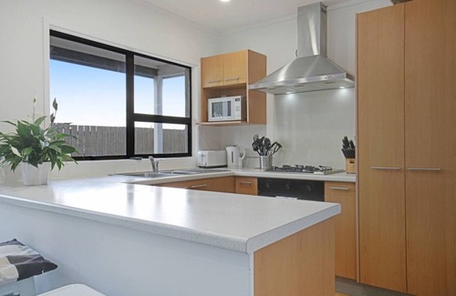 Parnell Apartamento | Parnell Home with Pool, Parking and Rangitoto View