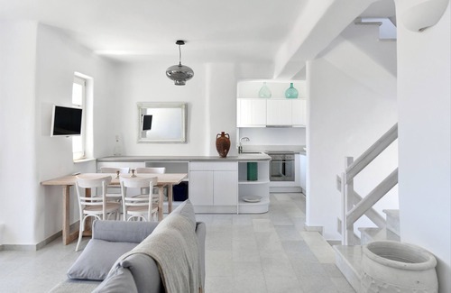 Ampelas Casa | Paros Cycladic Villa - recientemente renovado 3 dormitorios / 3 baños, vistas al mar, piscina