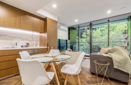 Melbourne Apartamento | Parque Canopy - Lakeside Living with Infinity Pool
