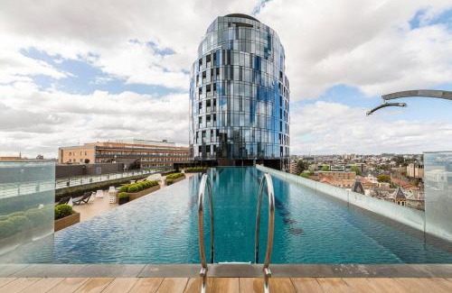 Melbourne Apartamento | Parque Canopy - Lakeside Living with Infinity Pool