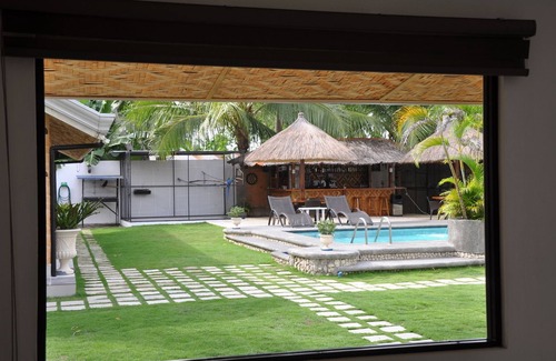 Basdiot Cabaña | Parrot Resort Deluxe Room 2 - Moalboal